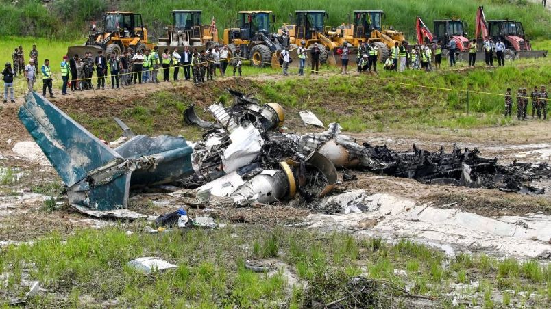 Solo el piloto logró sobrevivir al avionazo en Nepal.