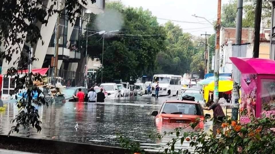 Las intensas lluvias causaron el desbordamiento del Río de los Remedios