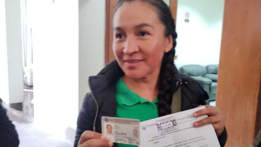 INE entrega su credencial para votar a Sanjuana Maldonado tras ser indultada en San Luis Potosí