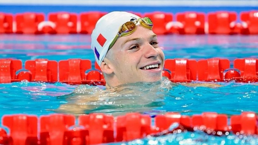 El francés Leon Marchand supera récord histórico del nadador estadounidense Michael Phelps y se gana la medalla de oro