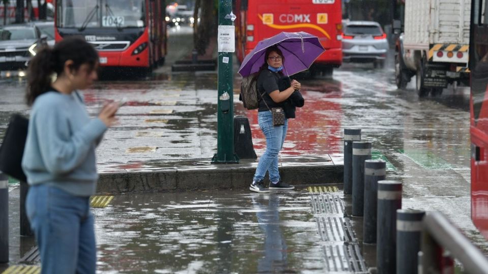 En la Ciudad de México se esperan intervalos de chubascos con lluvias puntuales fuertes.