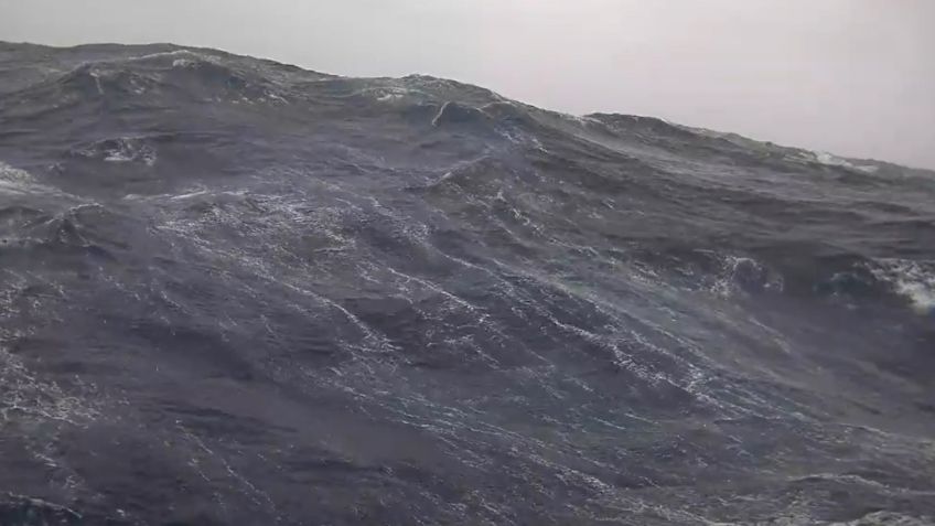 Huracán Beryl visto desde un dron: imágenes muestran olas de más de 6 metros en su interior