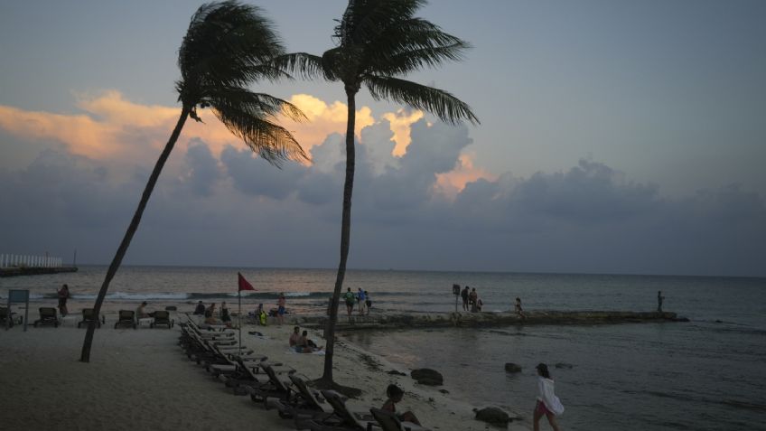 Declaran alerta naranja por huracán Beryl en municipios de Quintana Roo