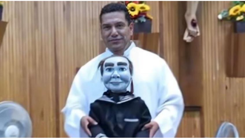 Qué hay detrás del "muñeco" poseído con el que oficia misas un sacerdote en Coahuila