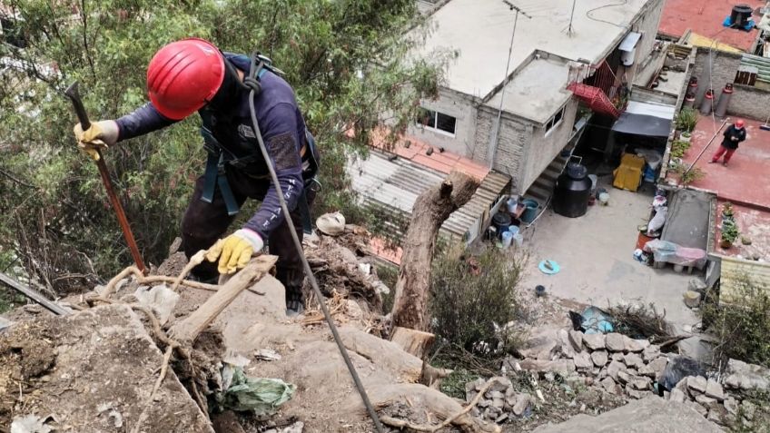 Retiran piedras en colonias de Tlalnepantla