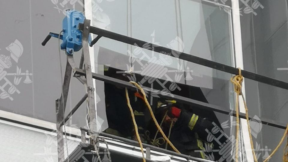 Tres trabajadores realizaban labores en el edificio de Conagua, al sur de la capital.