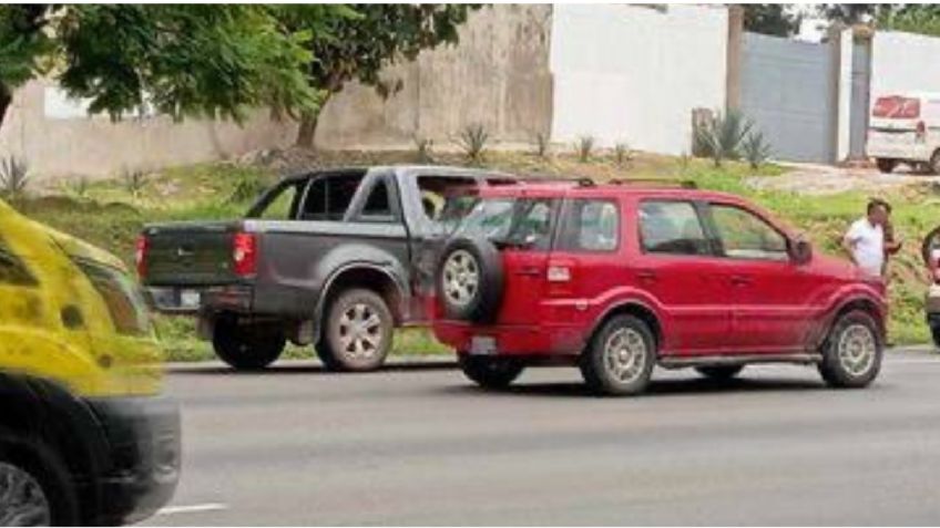 Frente a sus hijos, asesinan a balazos a policía municipal mientras circulaba en Jalisco