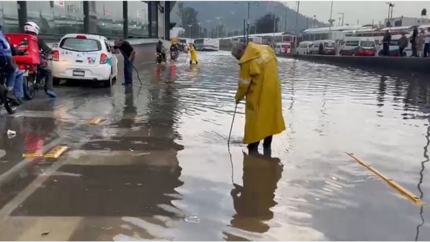 Inundaciones y largas filas de autos: las impactantes imágenes de las fuertes lluvias en Insurgentes e Indios Verdes