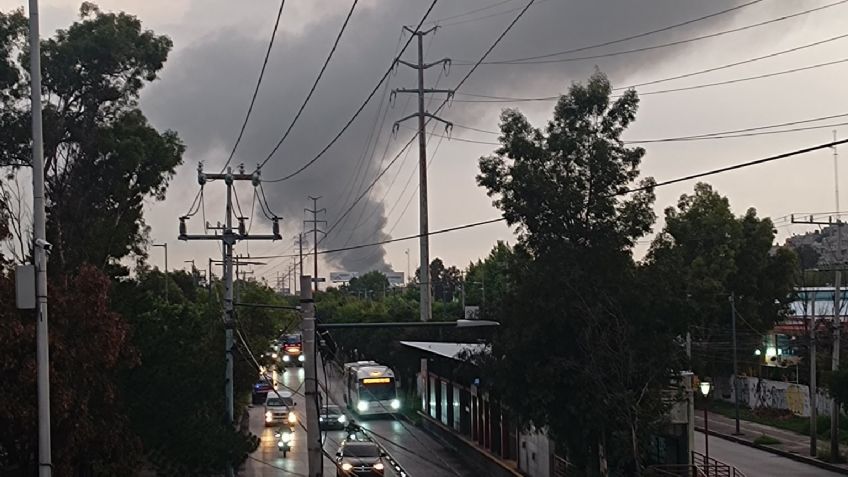 Se registra fuerte incendio en una fábrica del municipio de Tultitlán