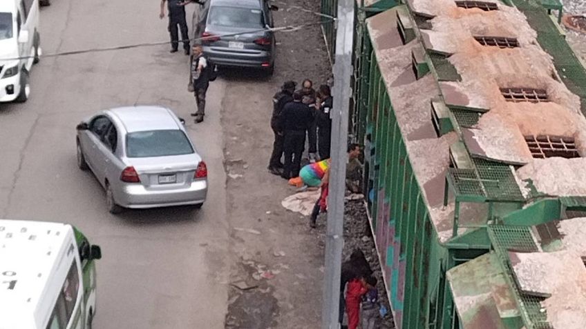 IMÁGENES FUERTES: tren embiste a mujer que caminaba cerca de las vías; pierde las piernas