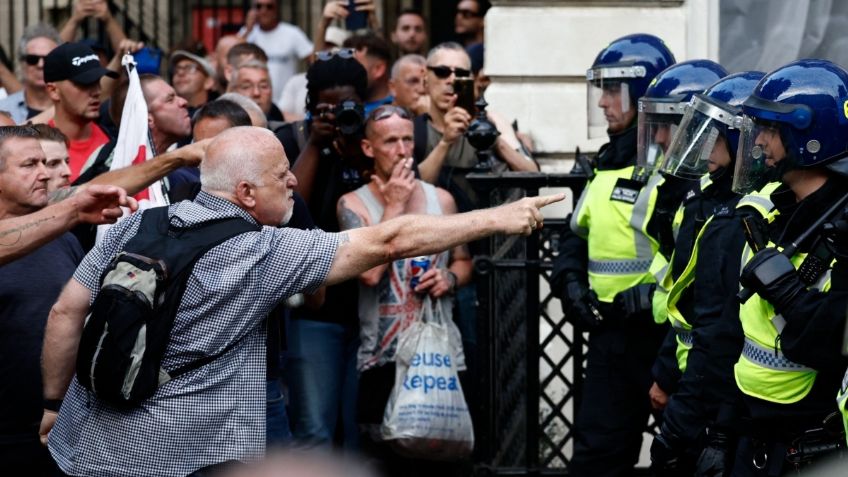 Se desatan protestas tras ataque masivo que dejó a tres niñas sin vida en Southport