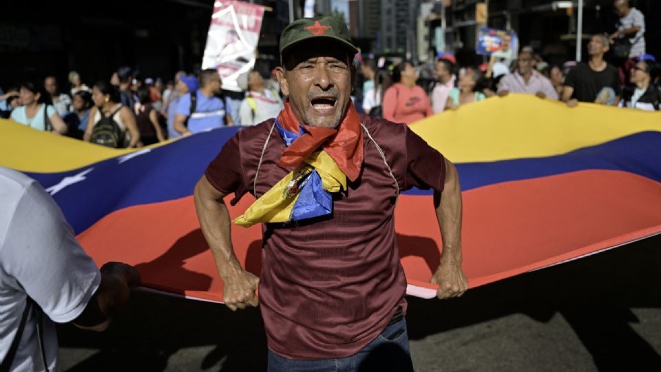 Manifestantes protestan en Caracas contra el gobierno de Maduro, este miércoles 31 de julio.