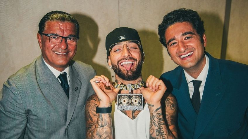 Maluma presume su nueva cadena de diamantes en redes y le llueven críticas: "no sabe en qué gastar el dinero"