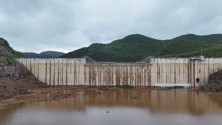 Cortina de la presa El Realito en San Luis Potosí continúa con filtraciones, admite Conagua