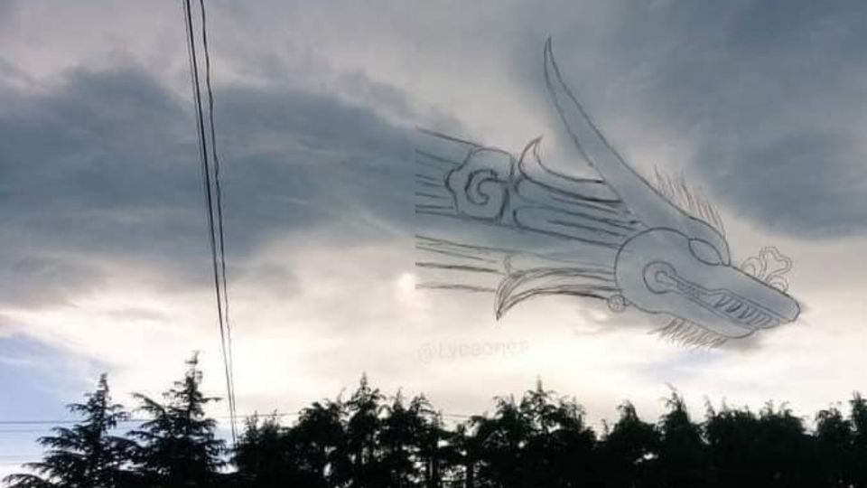 La nube tiene forma de serpiente emplumada, tal y como describen a Quetzalcóatl.