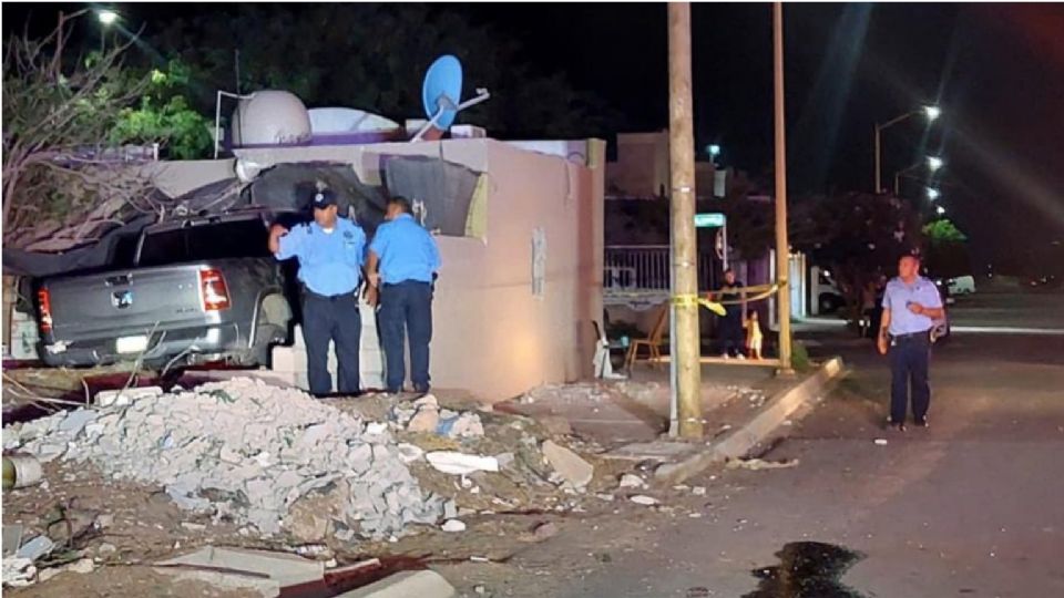 La camioneta del exboxeador se impactó en un fraccionamiento de Ciudad Obregón