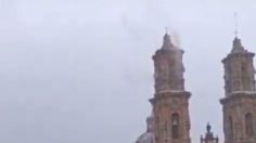 VIDEOS: rayo cae sobre una torre de la catedral de Santa Prisca en Taxco, Guerrero