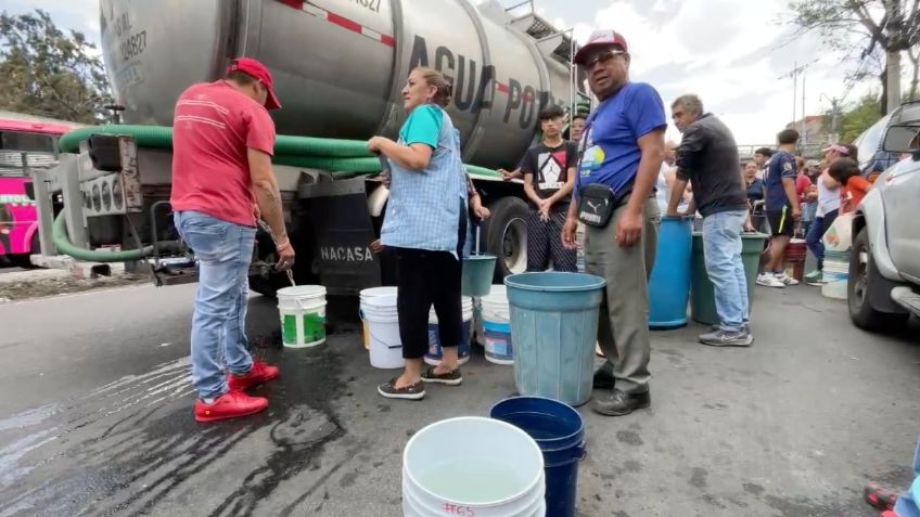 "Prefiero no tener internet que quedarme sin agua": vecinos de Tacubaya bloquean Avenida Jalisco y Viaducto por falta de agua