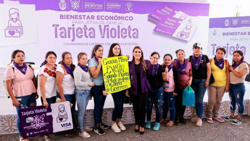 Evelyn Salgado da arranque a la entrega del Programa de Bienestar Económico "Tarjeta Violeta" en Guerrero