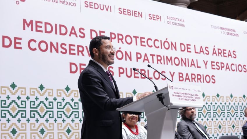 Martí Batres presenta decreto para proteger áreas de conservación patrimonial y espacios de pueblos y barrios