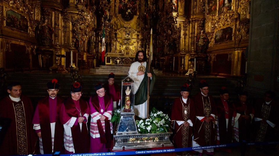 Después de visitar la Catedral Metropolitana, llegaron al templo de San Hipólito.