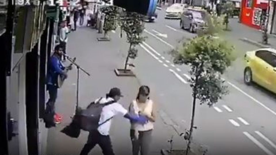 Un hombre agredió al menos dos mujeres con una jeringa en Ecuador.