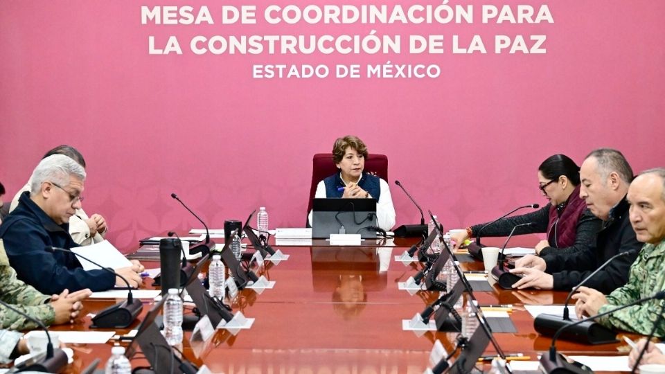 La mandataria estatal preside la Mesa de Coordinación para la Construcción de la Paz, número 220