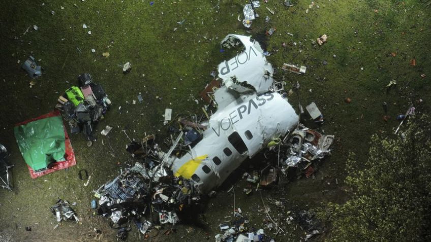 Extraen información de las cajas negras del avión que cayó en Brasil