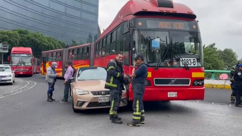 Choca Metrobús de la Línea 1