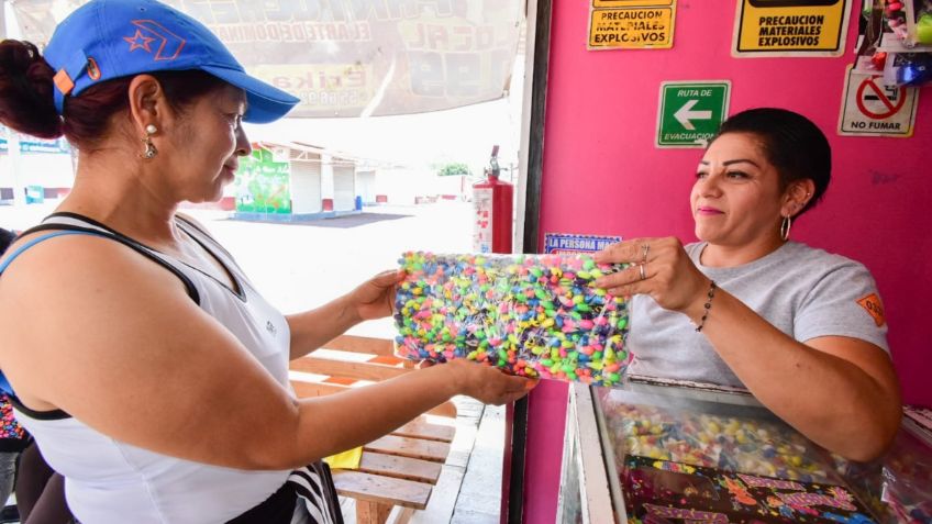 Inicia venta de pirotecnia para las Fiestas Patrias en mercado de San Pablito, Tultepec