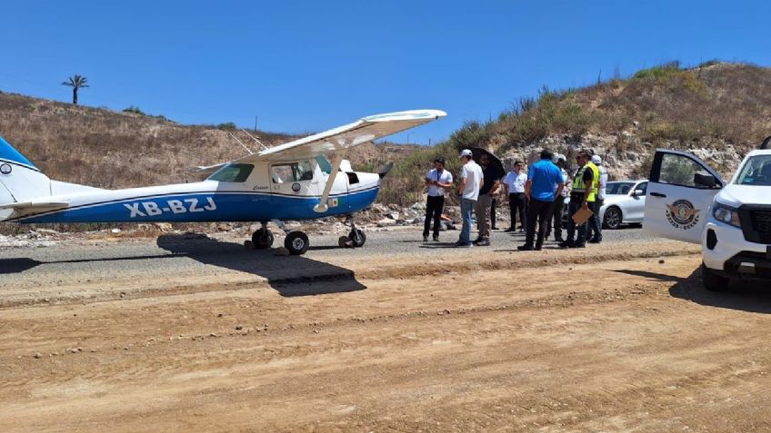 VIDEO: Captan momento exacto en que una avioneta  aterriza de emergencia en zona habitada de Tijuana