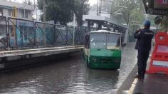 Imagínate vivir en Suiza y perderte el nuevo camión trajinera que quedó atrapado en una inundación en CDMX