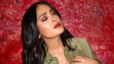 El esmalte rojo en tu pedicure te asegurará unos pies bonitos al llevar sandalias después de los 50, palabra de Salma Hayek