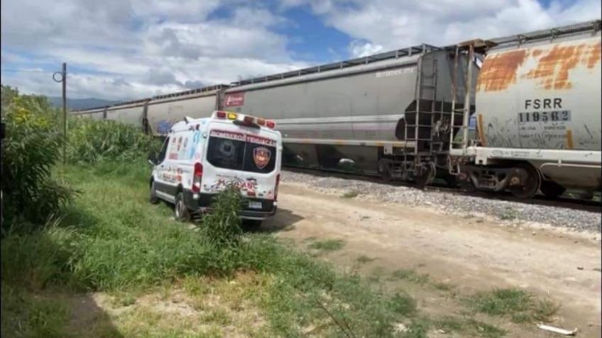 Joven es arrollada por el tren en Puebla tras intentar ganarle el paso y sobrevive