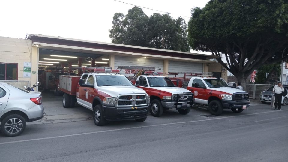 Bomberos realizan paro de actividades