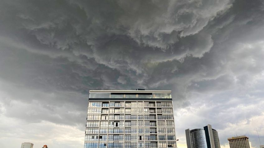 Captan impresionante foto de cumulonimbus, la madre de todas las nubes en CDMX