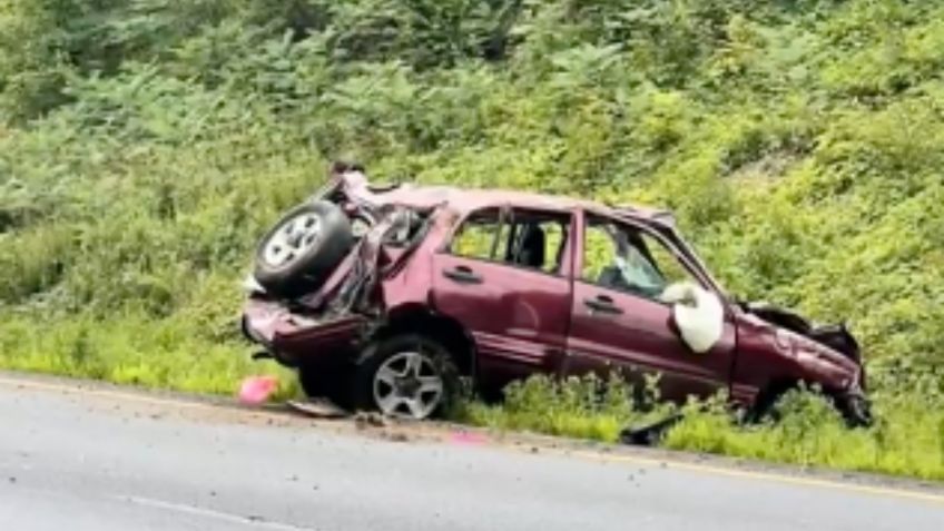 Video: Mujer vuelca camioneta en un ataque de ira