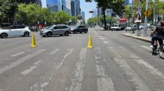 Automovilista irrumpe durante paseo dominical en Paseo de la Reforma, ciclistas lo detienen