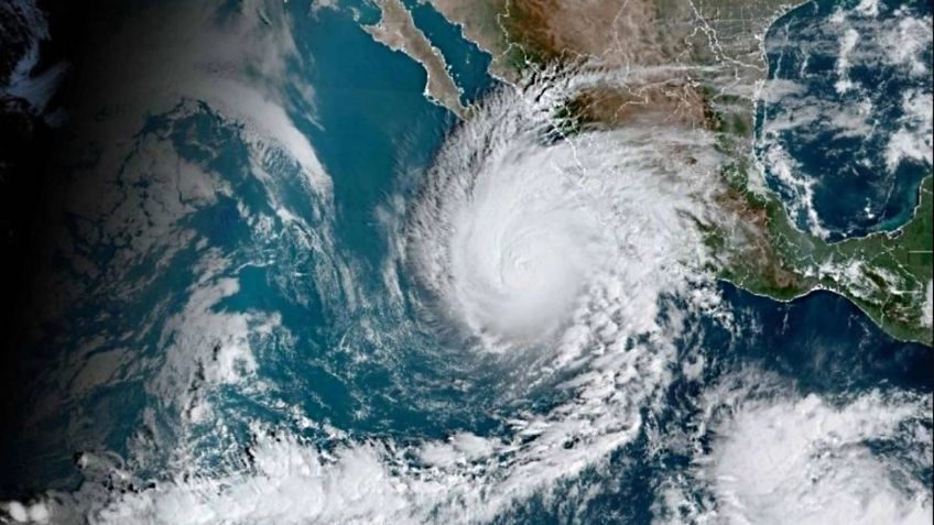 Echan montón a México: 4 posibles ciclones y Onda Tropical 16 rondan playas del país hoy, domingo 18 de agosto