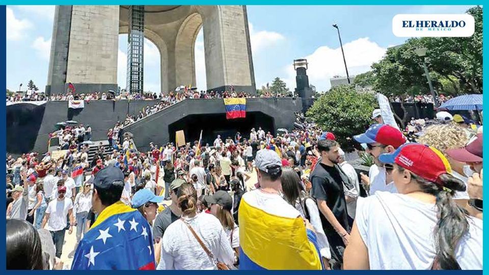 PROTESTA. Los venezolanos en CDMX se unieron a la manifestación mundial en contra del chavismo.