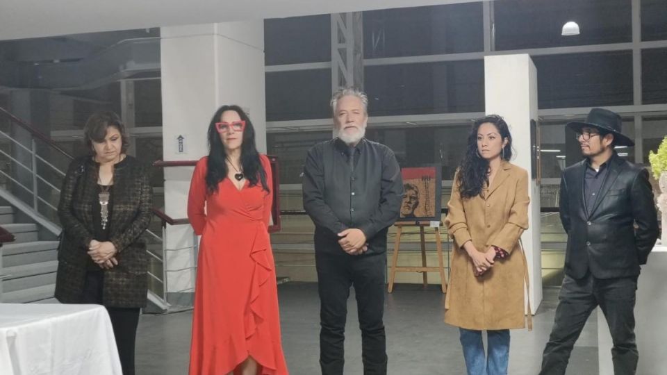 En la sala Bicentenario se exhibieron diversas obras creación de artistas como Daniela Cruz Ibarra, Mayra León, Juan Aurelio, Oswaldo Miralrío, Carlos García, Adriana Acero, Jaime Vielma y Julio Muñoz.