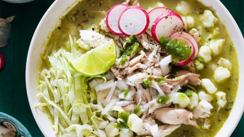 Aprende a preparar el sabroso pozole verde estilo Guerrero y sorprende a todos el 15 de septiembre