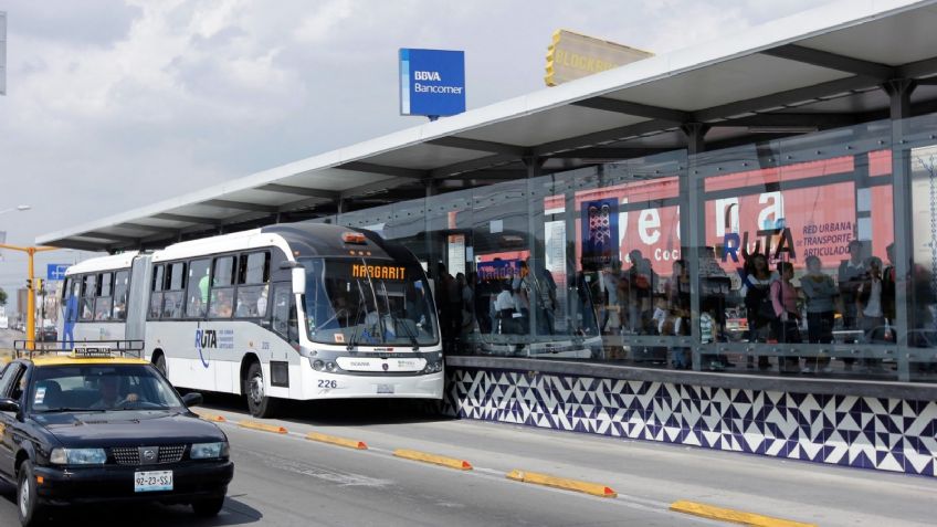 IMÁGENES FUERTES: Captan momento en que un niño muere atropellado por metrobús en Puebla