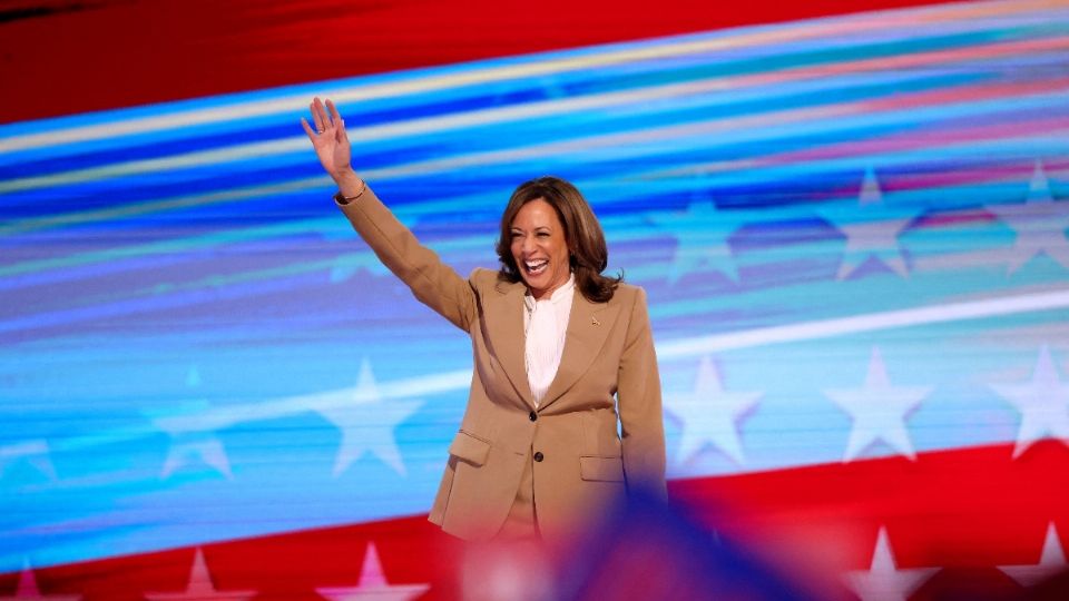 'Joe, gracias por tu liderazgo histórico, por tu vida de servicio a nuestra nación', dijo Kamala Harris aclamada por los miles de delegados que se dieron cita en el United Center.