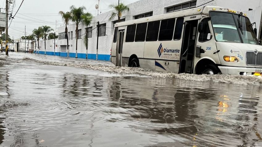 Entre baches y charcos: los choferes de Tepic exigen la reparación de las calles