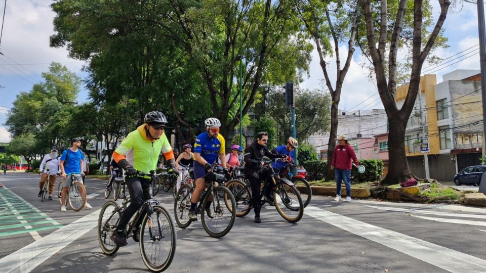 Capitalinos disfrutando del Ciclotón y el paseo dominical Muévete en Bici.