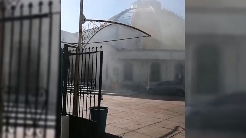 Incendio consume interior de iglesia de los Sagrados Corazones en Nuevo Laredo