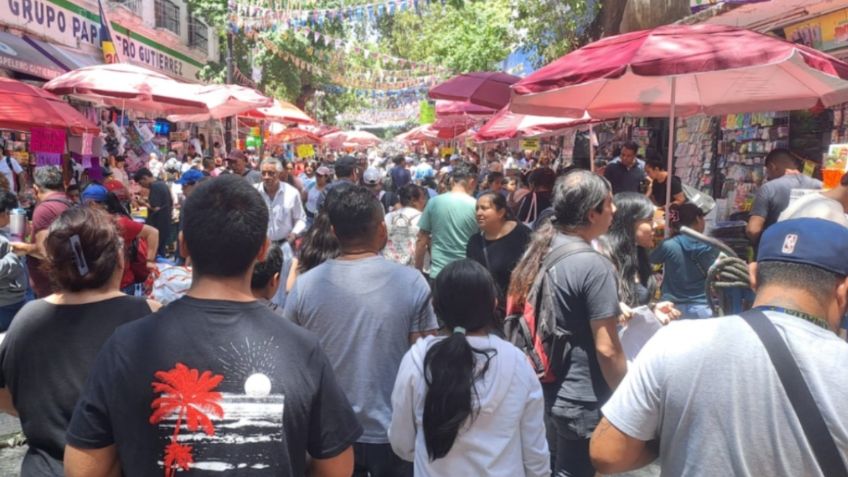 Centro histórico: así se vive un día en la calle de Mesones previo al regreso a clases en México