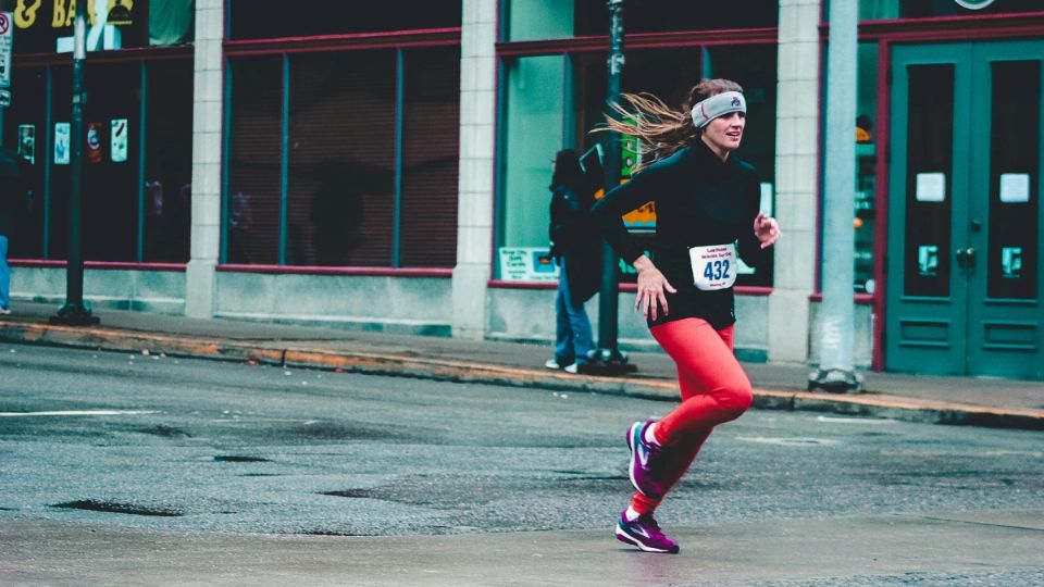 La falta de entrenamiento e incluso una mala postura puede causar lesiones en el maratón.