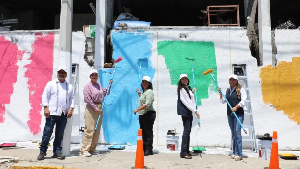 Arranca el programa “Juntos Pintamos Acapulco”, a través del cual pintarán 300 mil viviendas afectadas por el huracán Otis.